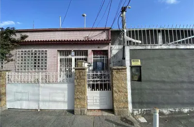 Casa com 2 quartos para alugar na Rua Camaraipe 72, 102, Jacarepaguá, Rio de Janeiro