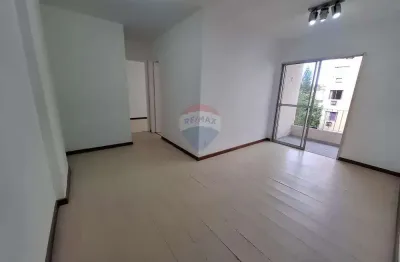 Apartamento de 2 quartos com varanda, lazer e excelente localização