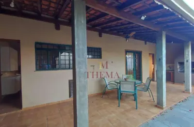 Casa com 3 quartos para alugar na Rua Padre Joaquim do Canto, 187, Nova Piracicaba, Piracicaba