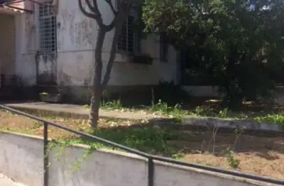 02 casas+terreno c/área 1.600m2 excelente p/construtoras, galpões e bancos, ac imóvel/carro