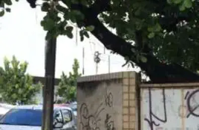 Prédio/lojas/pontos comerciais em área movimentada no pina excelente localização