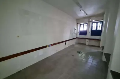 Melhor casa comercial 126m2, 5 salas, não tem garagem nas graças, excelente localização