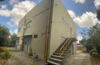 Excelente apartamento 70m2, 02 quartos, dependência, 01 vaga, casa amarela, ótima localização