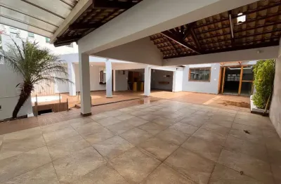 Casa moderna no bairro bom pastor em divinopolis mg