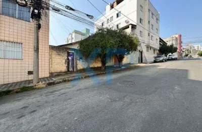 Imóvel comercial no centro de divinópolis-mg: casa com 3 quartos, 2 salas, 2 banheiros, 3 vagas de garagem e 120,00m² de área.