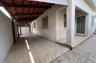 Casa residencial no bairro interlagos em divinopolis mg