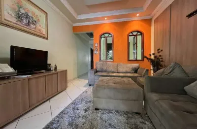 Casa de 3 andares no bairro manoel valinhas, divinópolis mg