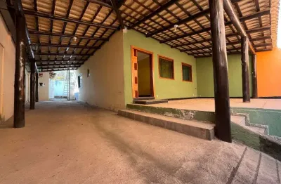 Bela casa com área de lazer completa no bairro davanuze divinópolis mg