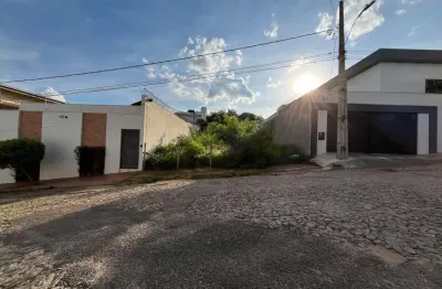 Lote de 260 m² na região nobre do bairro bom pastor, divinópolis/mg