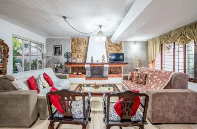 Casa com 4 quartos à venda na avenida cai, --, cristal, porto alegre por r$ 1.290.000