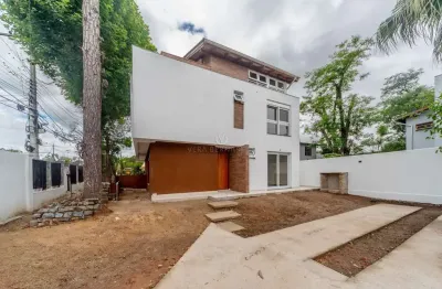 Casa com 2 quartos à venda na rua jacipuia, --, guarujá, porto alegre por r$ 650.000