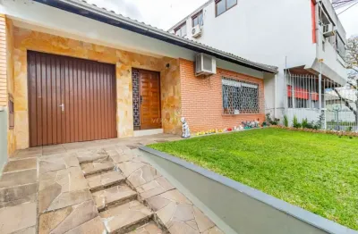 Casa com 3 quartos à venda na rua curupaiti, --, cristal, porto alegre por r$ 900.000