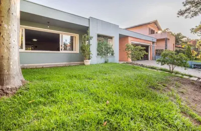 Casa com 3 quartos à venda na rua potiguara, --, vila assunção, porto alegre por r$ 2.200.000