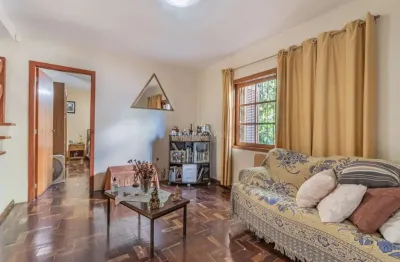 Casa com 4 quartos à venda na rua laguna, --, cavalhada, porto alegre por r$ 750.000