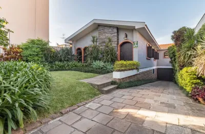 Casa com 3 quartos à venda na rua inhanduí, --, cristal, porto alegre por r$ 1.600.000