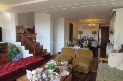 Casa em condomínio fechado com 3 quartos à venda na Rua Bororó, --, Vila Assunção, Porto Alegre por R$ 1.390.000