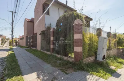 Casa com 3 quartos à venda na rua padre joão batista reus, --, camaquã, porto alegre por r$ 2.000.000