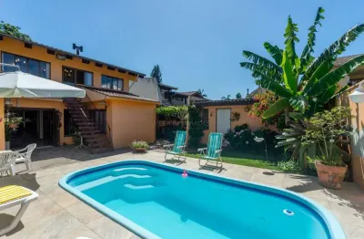 Casa com 4 quartos à venda na avenida cai, --, cristal, porto alegre por r$ 1.150.000
