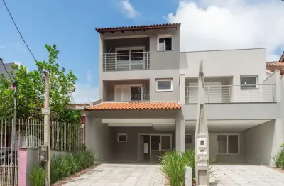 Casa com 3 quartos à venda na rua ari peixoto martins, --, espírito santo, porto alegre por r$ 690.000