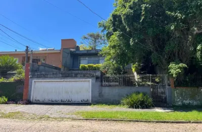 Casa com 4 quartos à venda na avenida pereira passos, --, vila assunção, porto alegre por r$ 1.200.000