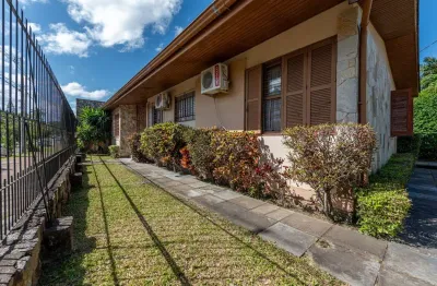 Casa com 3 quartos à venda na avenida tramandaí, --, ipanema, porto alegre por r$ 520.000