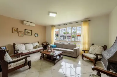 Casa com 4 quartos à venda na rua tiago, --, ipanema, porto alegre por r$ 1.250.000