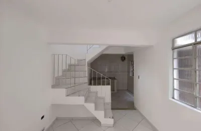 Casa com 2 quartos para alugar na Avenida Elísio Teixeira Leite, Brasilândia, São Paulo