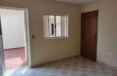 Casa com 2 quartos para alugar na Rua Pedro de Melo Sousa, Vila Arcádia, São Paulo