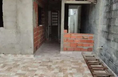 Terreno amplo com construção em andamento – excelente localização