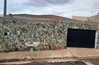 Casa com 4 quartos à venda no monterrey, araçatuba  por r$ 370.000