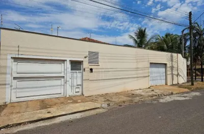 Casa em condomínio fechado com 3 quartos à venda na victório mazzini, 664, água branca i, araçatuba por r$ 250.000