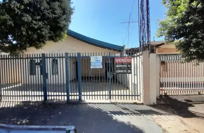 Casa com 3 quartos à venda no paraíso, araçatuba  por r$ 320.000