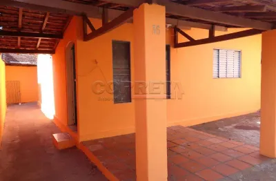 Casa com 3 quartos à venda no Umuarama, Araçatuba  por R$ 300.000