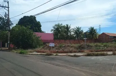 Terreno à venda no Petit-Trianon, Araçatuba 