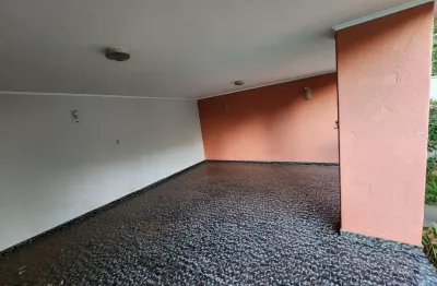 Casa com 3 quartos para alugar no umuarama, araçatuba  por r$ 2.200