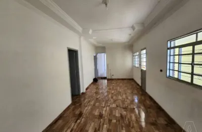 Casa com 3 quartos para alugar no umuarama, araçatuba  por r$ 1.700