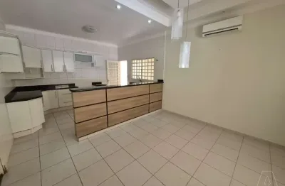 Casa em condomínio fechado com 3 quartos para alugar no conjunto habitacional doutor antônio villela silva, araçatuba  por r$ 5.000