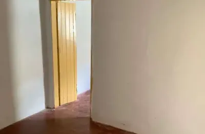 Casa com 2 quartos para alugar no novo paraíso, araçatuba  por r$ 750