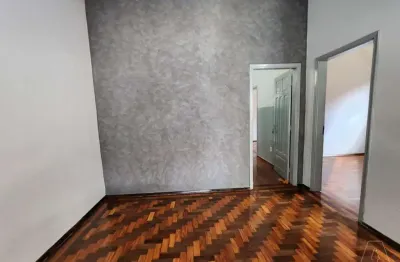 Casa com 3 quartos para alugar no São João, Araçatuba  por R$ 1.800