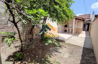 Casa para Venda em Jacareí, Centro, 3 dormitórios, 2 banheiros