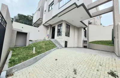 Casa com 3 quartos à venda na rua manoel amálio de souza, vista alegre, curitiba, 125 m2 por r$ 1.060.000