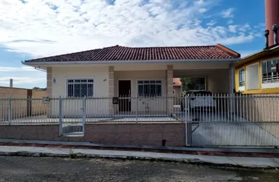 Casa de 3 domitorios com suite e piscina em são josé