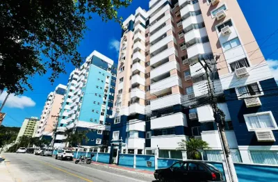 Lindo apartamento, andar alto com uma deslumbrante vista panorâmica