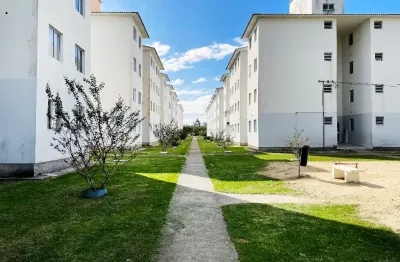 Ótimo apartamento térreo em condomínio com ampla área de lazer