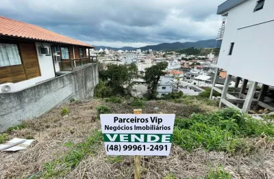 Excelente terreno em condomínio fechado no bairro Passa Vinte