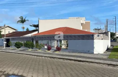 Casa com 2 quartos à venda na Rua Dom Pedro II, 372, Brejatuba, Guaratuba