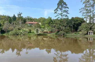 Encantadora chácara com lago: seu refúgio na natureza !