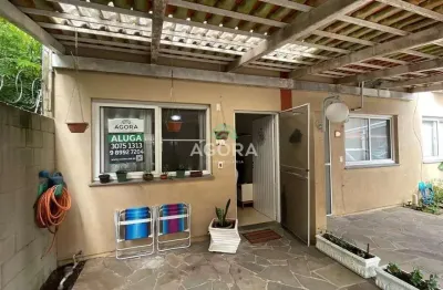 Casa em condomínio fechado com 2 quartos para alugar no rio branco, canoas  por r$ 2.400