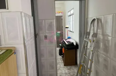Sobrado com 03 quartos e edícula no parque califórnia - jacareí