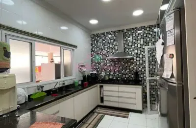 Sobrado no condomínio villa branca i - 03 suítes - piscina privativa
